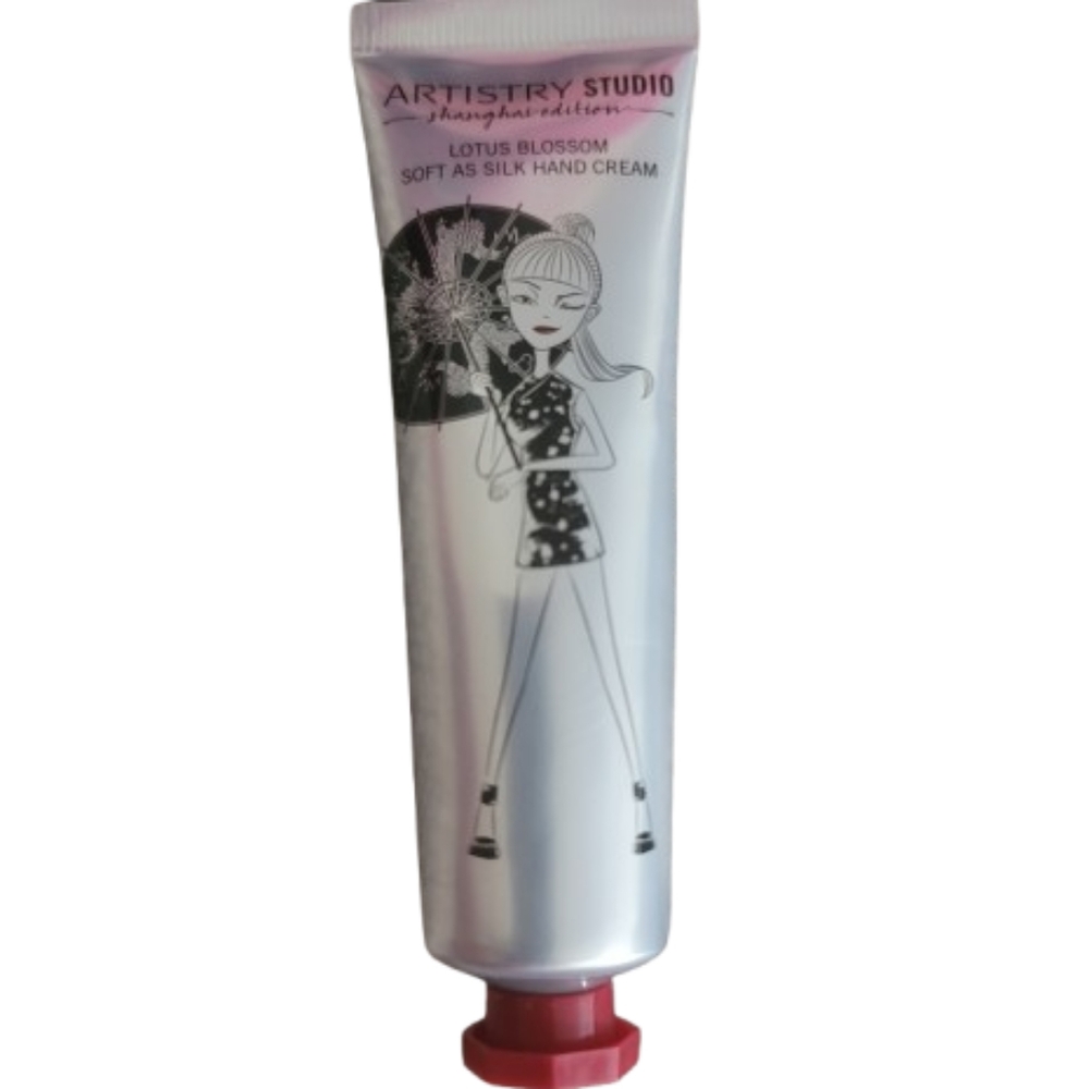 Shanghai Edition Vanilla Lotus Garden SOFT AS SILK Hand Cream Artistry Unopened